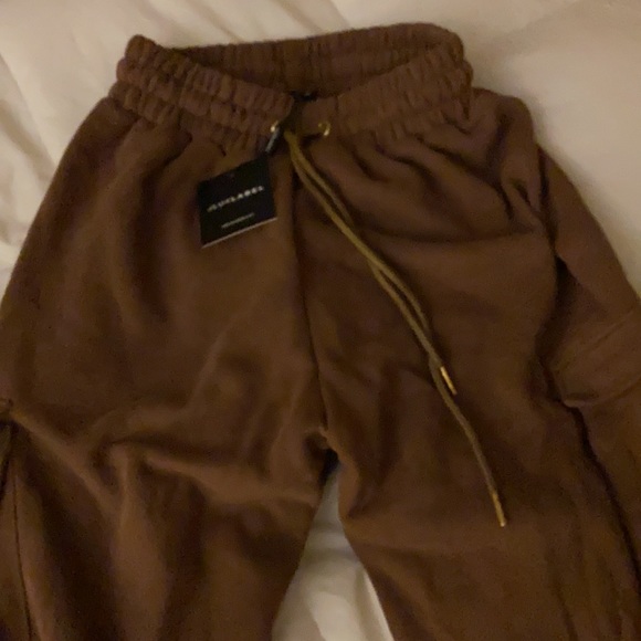 EXCLUSIVELY DESIGNED BY US FOR YOU. Our PECAN LAYTON UNISEX CARGO JOGGERS &BRA - Picture 5 of 8